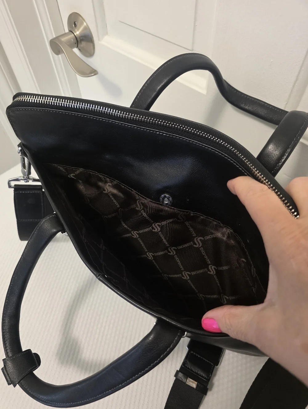 Sammons Black Quilted Professional Laptop Bag with Shoulder Strap